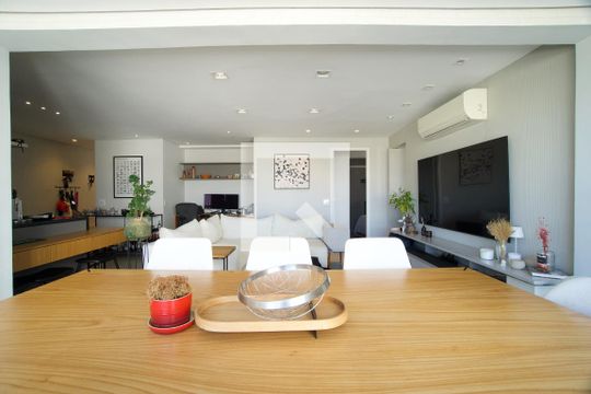 Sala/Varanda de apartamento à venda com 2 quartos, 98m² em Pinheiros, São Paulo