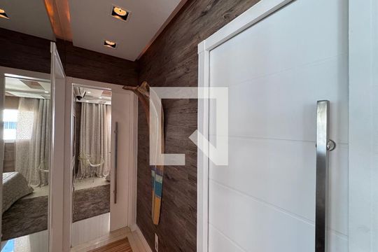 Corredor de apartamento para alugar com 3 quartos, 200m² em Recreio dos Bandeirantes, Rio de Janeiro