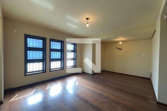 Casa à venda com 4 quartos, 400m² em Scharlau, São Leopoldo