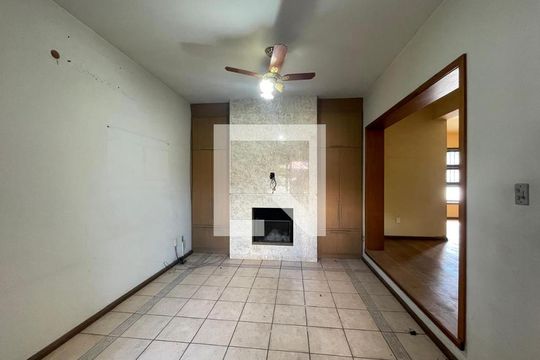Casa à venda com 4 quartos, 400m² em Scharlau, São Leopoldo