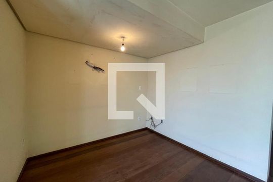 Casa à venda com 4 quartos, 400m² em Scharlau, São Leopoldo