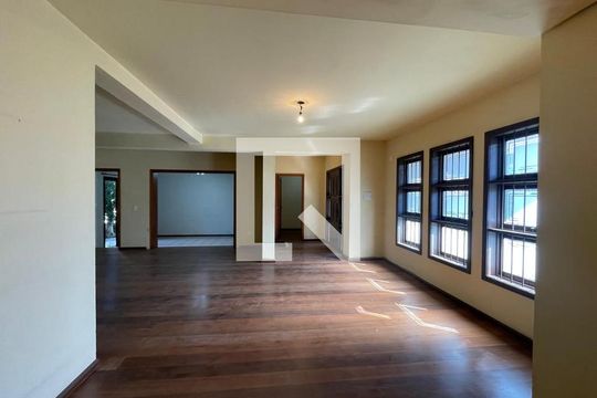 Casa à venda com 4 quartos, 400m² em Scharlau, São Leopoldo