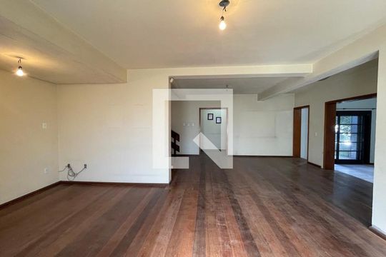 Casa à venda com 4 quartos, 400m² em Scharlau, São Leopoldo