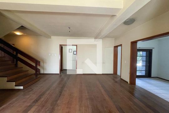 Casa à venda com 4 quartos, 400m² em Scharlau, São Leopoldo