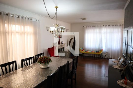 Casa para alugar com 3 quartos, 330m² em Interlagos, São Paulo