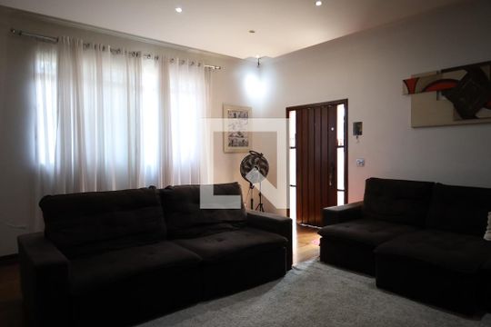 Casa para alugar com 3 quartos, 330m² em Interlagos, São Paulo
