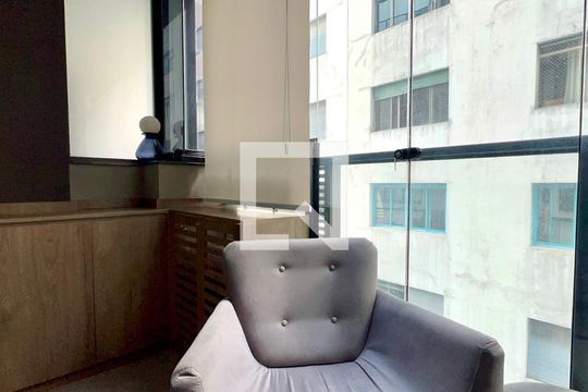 Varanda de kitnet/studio para alugar com 1 quarto, 33m² em Pinheiros, São Paulo