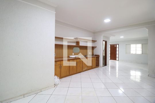 Sala de casa para alugar com 4 quartos, 300m² em Patrimônio, Uberlândia