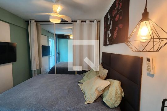 Quarto  de apartamento para alugar com 1 quarto, 60m² em Barra, Salvador