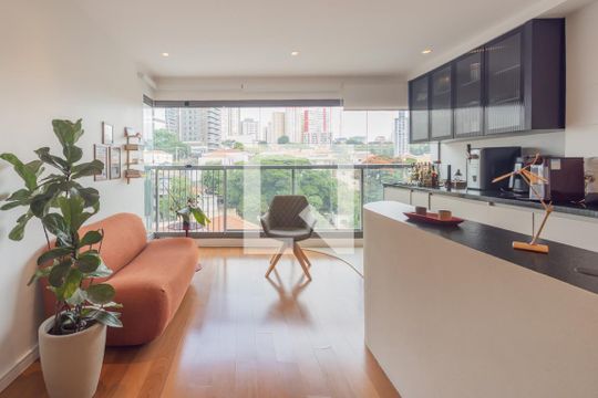 Sala de apartamento para alugar com 2 quartos, 76m² em Vila Anglo Brasileira, São Paulo