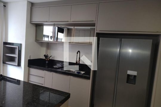 Cozinha de apartamento para alugar com 2 quartos, 65m² em Ingleses do Rio Vermelho, Florianópolis