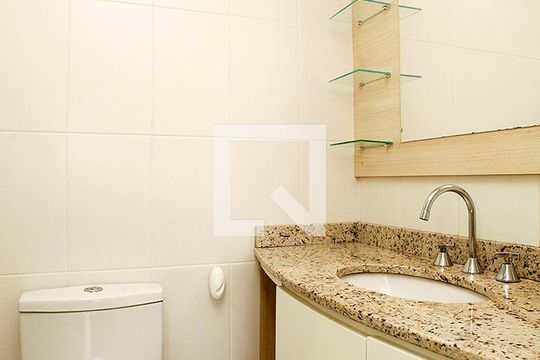 Banheiro 1 Quarto Suíte de apartamento para alugar com 1 quarto, 30m² em Menino Deus, Porto Alegre