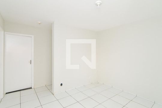 Sala de apartamento para alugar com 2 quartos, 45m² em Jardim Guilhermino, Guarulhos