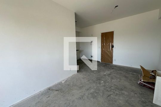 Sala de apartamento à venda com 2 quartos, 70m² em Vila Creti, Barueri