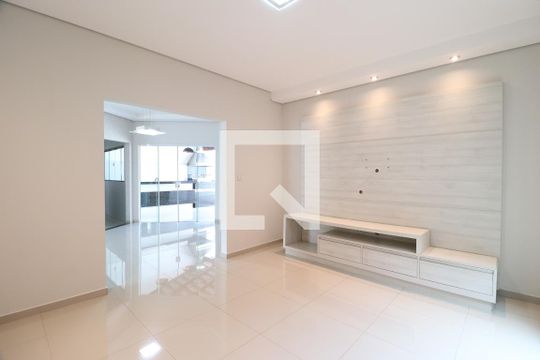 Sala de TV de casa para alugar com 3 quartos, 200m² em Santa Mônica, Uberlândia