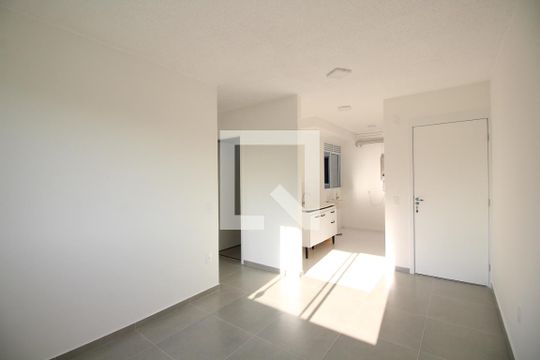 Sala de apartamento para alugar com 2 quartos, 47m² em Taquara, Rio de Janeiro