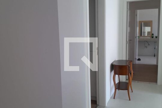 Sala de casa de condomínio para alugar com 4 quartos, 280m² em Canasvieiras, Florianópolis