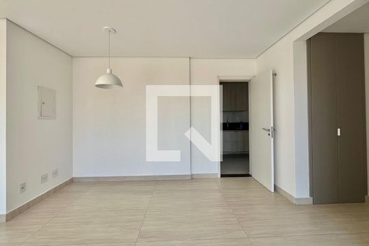 Sala de apartamento à venda com 3 quartos, 86m² em Vila Itapura, Campinas