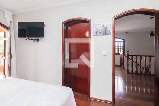 Quarto 1 - Suíte de casa à venda com 3 quartos, 320m² em Vila Carmosina, São Paulo