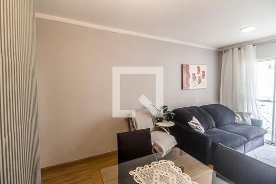 Sala  de apartamento à venda com 3 quartos, 68m² em Jardim Tupanci, Barueri