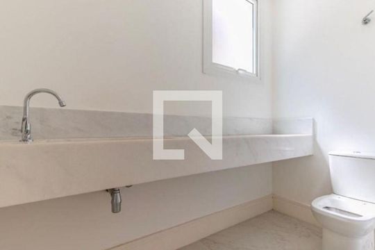 Casa à venda com 6 quartos, 525m² em Vila Elvira, São Paulo