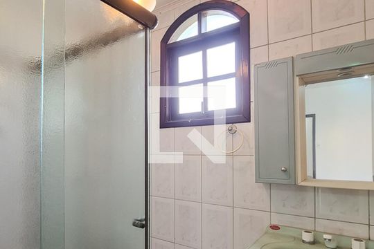 Banheiro da Suíte de casa à venda com 3 quartos, 383m² em Baeta Neves, São Bernardo do Campo