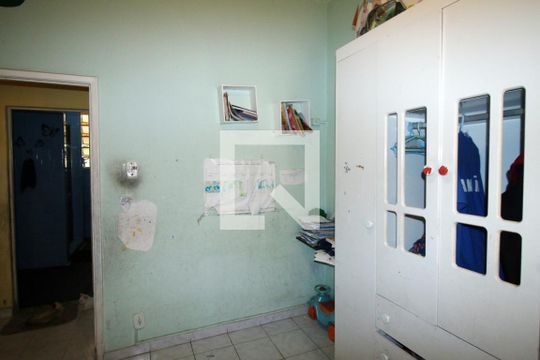Quarto 2 de casa à venda com 4 quartos, 110m² em Rocha Miranda, Rio de Janeiro