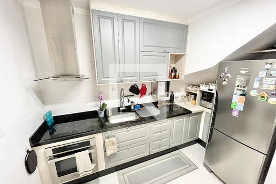 Sala/Cozinha de casa de condomínio à venda com 2 quartos, 102m² em Chora Menino, São Paulo