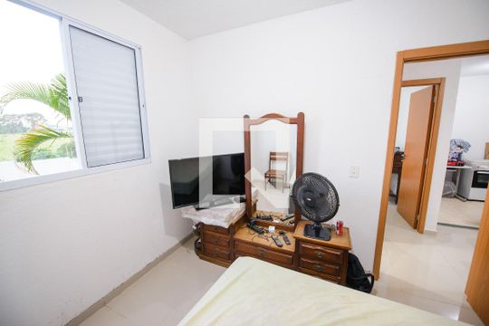 Quarto 2 de apartamento para alugar com 2 quartos, 50m² em Parque Senhor do Bonfim, Taubaté