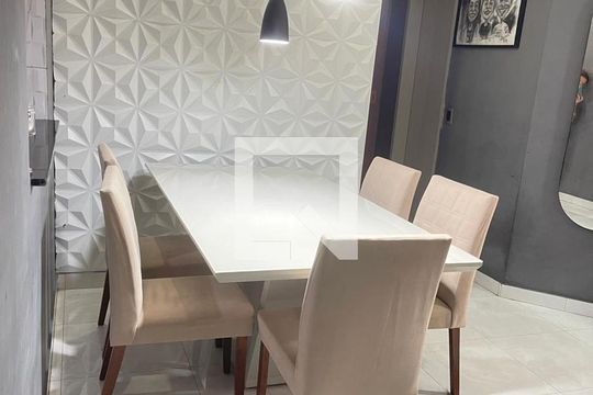 Sala de apartamento à venda com 3 quartos, 70m² em Piratininga, Osasco