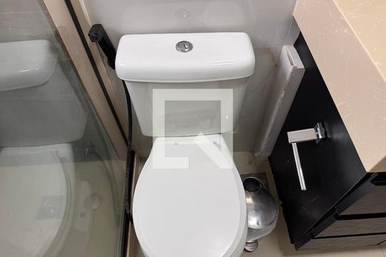Suíte 1 - Banheiro de casa de condomínio para alugar com 4 quartos, 260m² em Recreio dos Bandeirantes, Rio de Janeiro