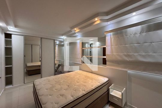 Suíte 1 de casa de condomínio para alugar com 4 quartos, 260m² em Recreio dos Bandeirantes, Rio de Janeiro