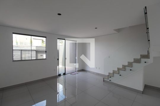 Sala de casa à venda com 3 quartos, 118m² em Jardim Atlântico, Belo Horizonte