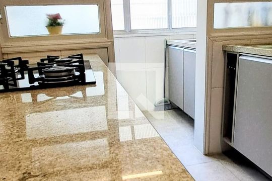 Cozinha de apartamento para alugar com 2 quartos, 69m² em Higienópolis, Porto Alegre