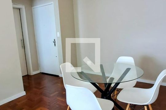 Sala de apartamento para alugar com 2 quartos, 69m² em Higienópolis, Porto Alegre