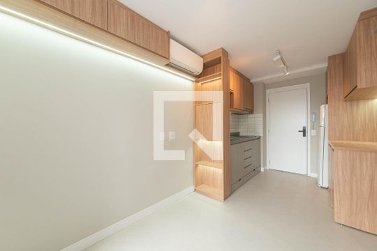 Sala - Cozinha Integrada de kitnet/studio à venda com 1 quarto, 30m² em Vila Cordeiro, São Paulo