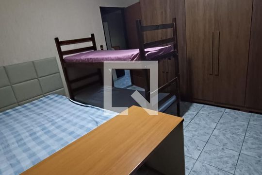 Quarto de casa à venda com 4 quartos, 800m² em Parque Brasil, São Paulo