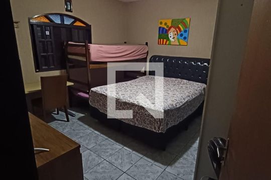 Quarto de casa à venda com 4 quartos, 800m² em Parque Brasil, São Paulo
