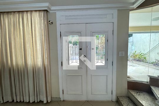 Detalhe da Sala de casa à venda com 4 quartos, 390m² em Vila Valqueire, Rio de Janeiro