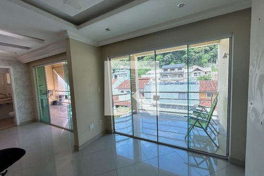 Sala 2 de casa à venda com 4 quartos, 390m² em Vila Valqueire, Rio de Janeiro