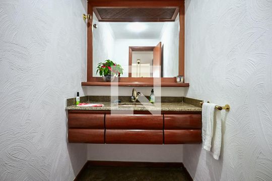 Lavabo de apartamento à venda com 4 quartos, 170m² em Vila Morse, São Paulo