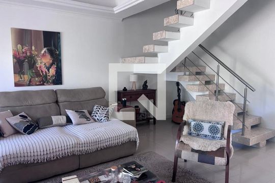 Sala de casa à venda com 3 quartos, 155m² em Chapéu Do Sol, Porto Alegre
