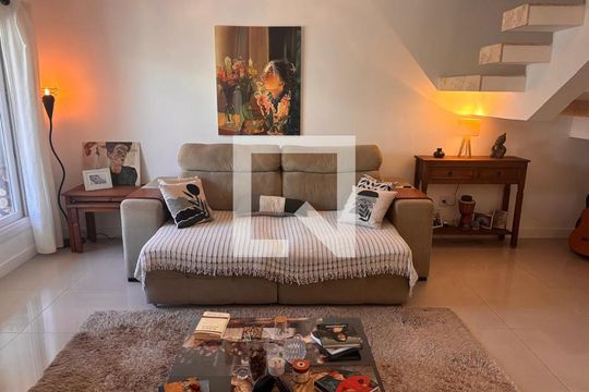 Sala de casa à venda com 3 quartos, 155m² em Chapéu Do Sol, Porto Alegre