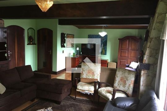 Sala de casa para alugar com 5 quartos, 235m² em Jardim Monte Azul, São Paulo