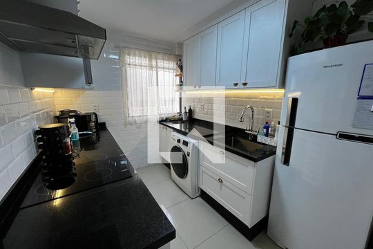 Cozinha de apartamento à venda com 2 quartos, 56m² em Conjunto Residencial José Bonifácio, São Paulo