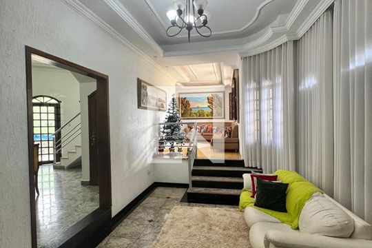 Kitnet/Studio para alugar com 4 quartos, 360m² em Fonte Grande, Contagem