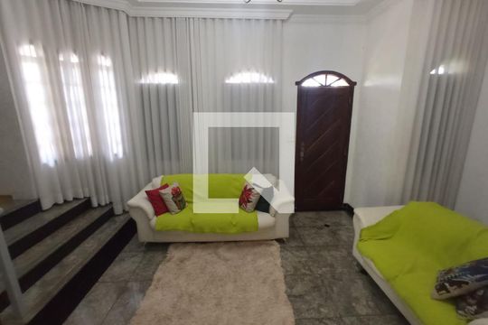 Kitnet/Studio para alugar com 4 quartos, 360m² em Fonte Grande, Contagem