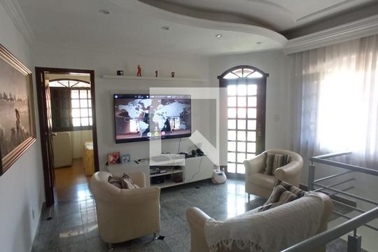 Kitnet/Studio para alugar com 4 quartos, 360m² em Fonte Grande, Contagem