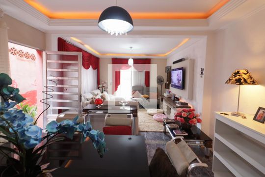Sala de casa à venda com 4 quartos, 200m² em Santo Antônio, Osasco