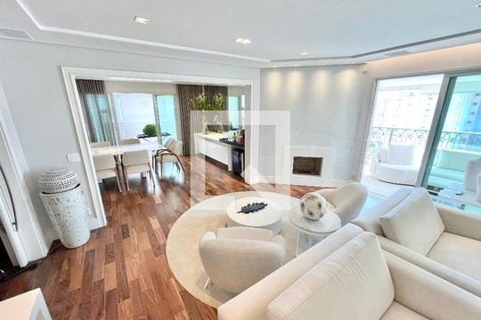 Sala de apartamento para alugar com 3 quartos, 320m² em Água Fria, São Paulo